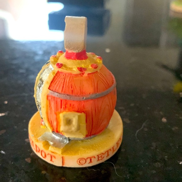 3for $15 bundle Tetley s limited edition mini teapot Maurice’s gas pump - Picture 3 of 6